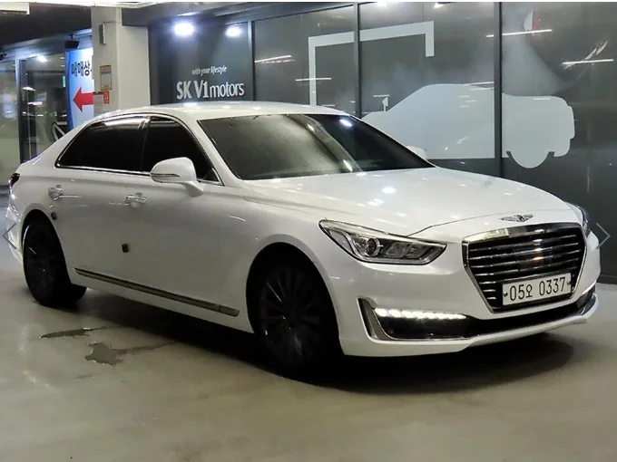2016 Genesis EQ900