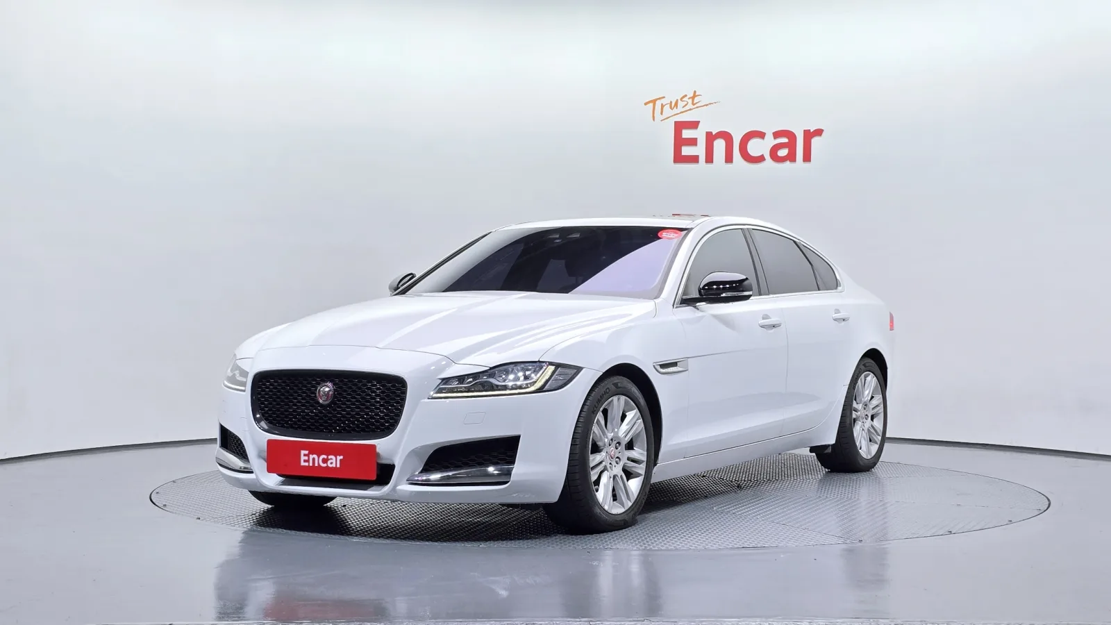 2017 Jaguar XF
