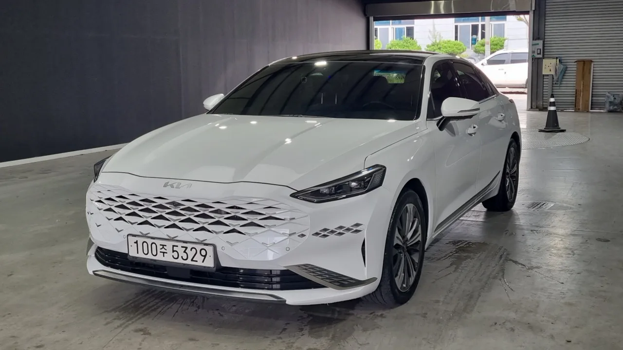 2022 Kia K8