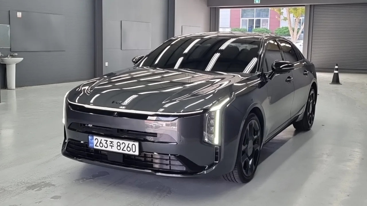 2025 Kia K8