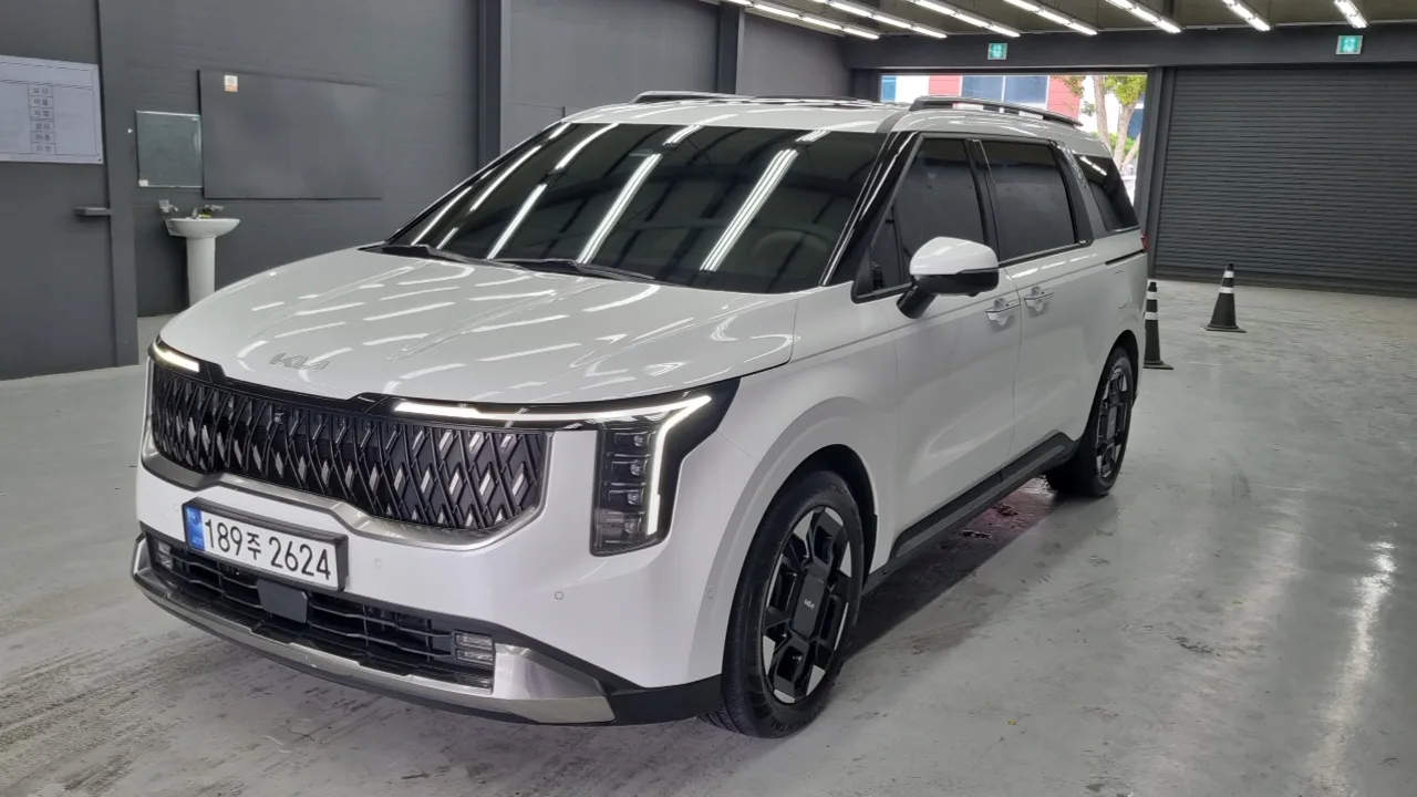 2025 Kia Carnival