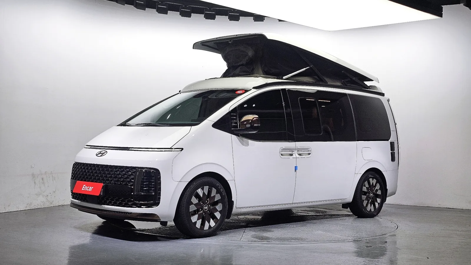2024 Hyundai Staria