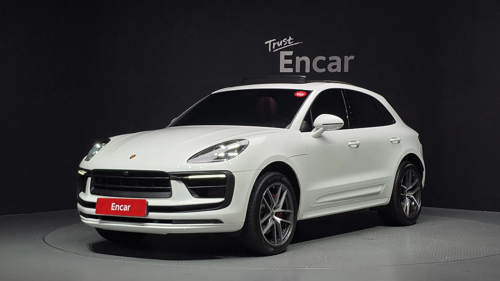 2022 Porsche Macan