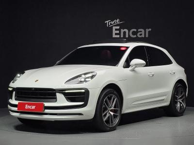 2022 Porsche Macan
