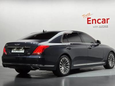 2016 Genesis EQ900