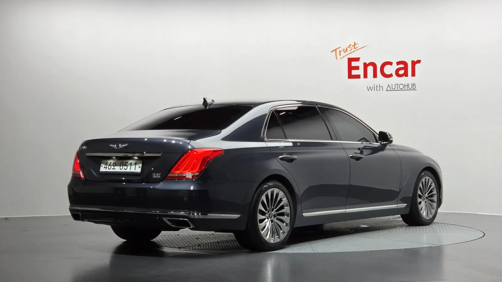 2016 Genesis EQ900