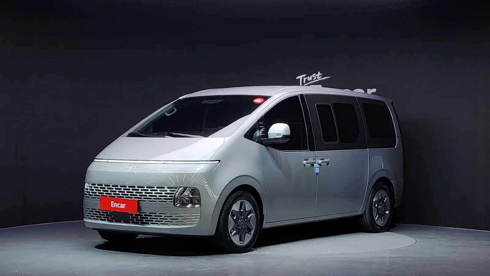 2025 Hyundai Staria