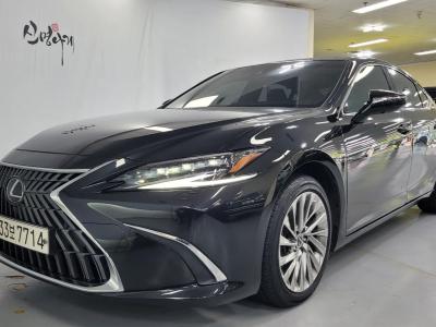 2025 Lexus ES