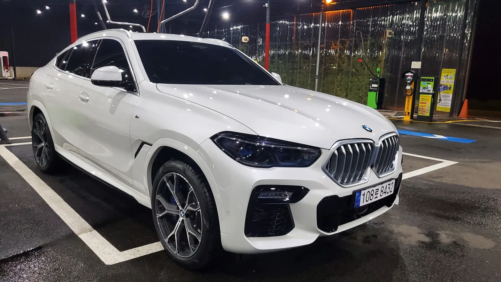2021 BMW X6