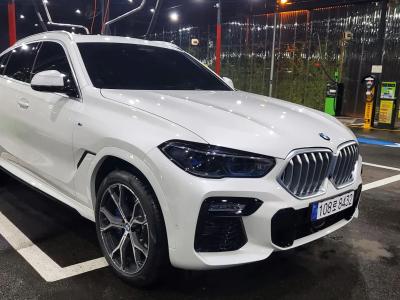 2021 BMW X6