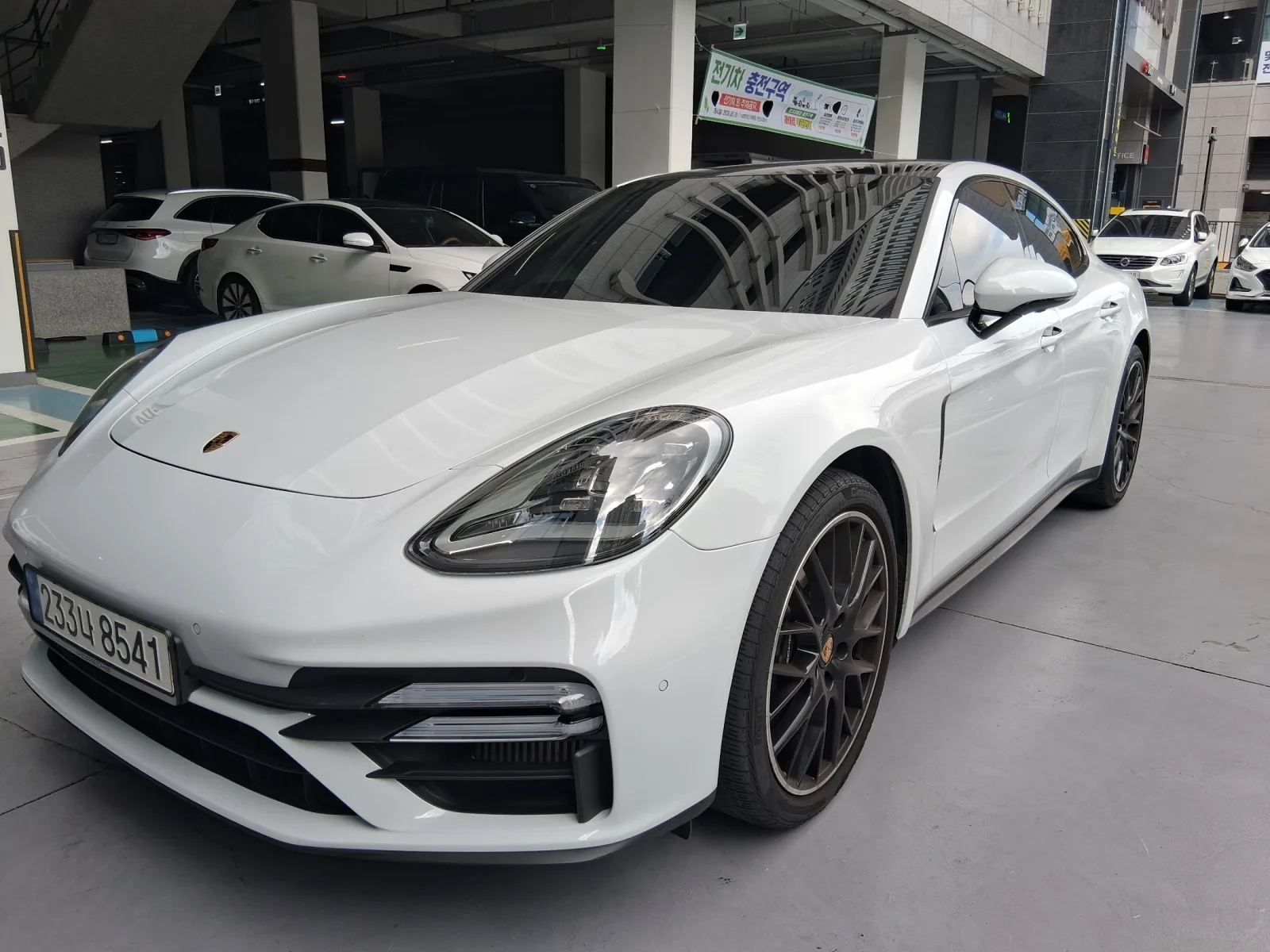 2023 Porsche Panamera
