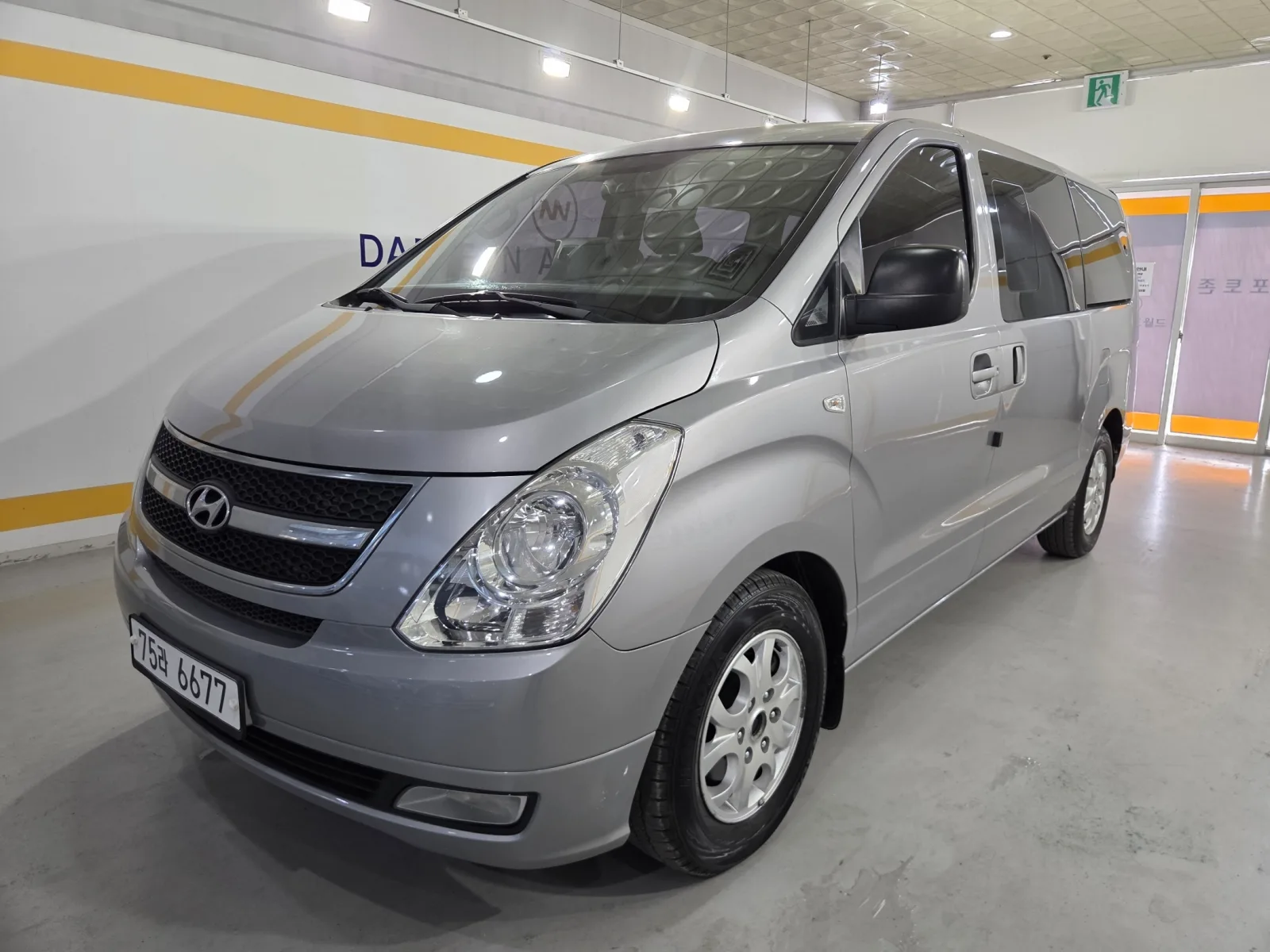 2012 Hyundai Starex