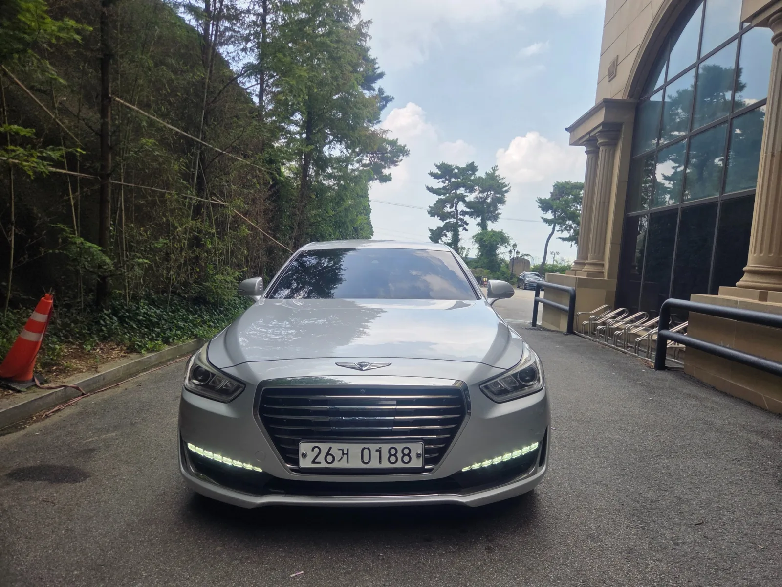 2016 Genesis EQ900