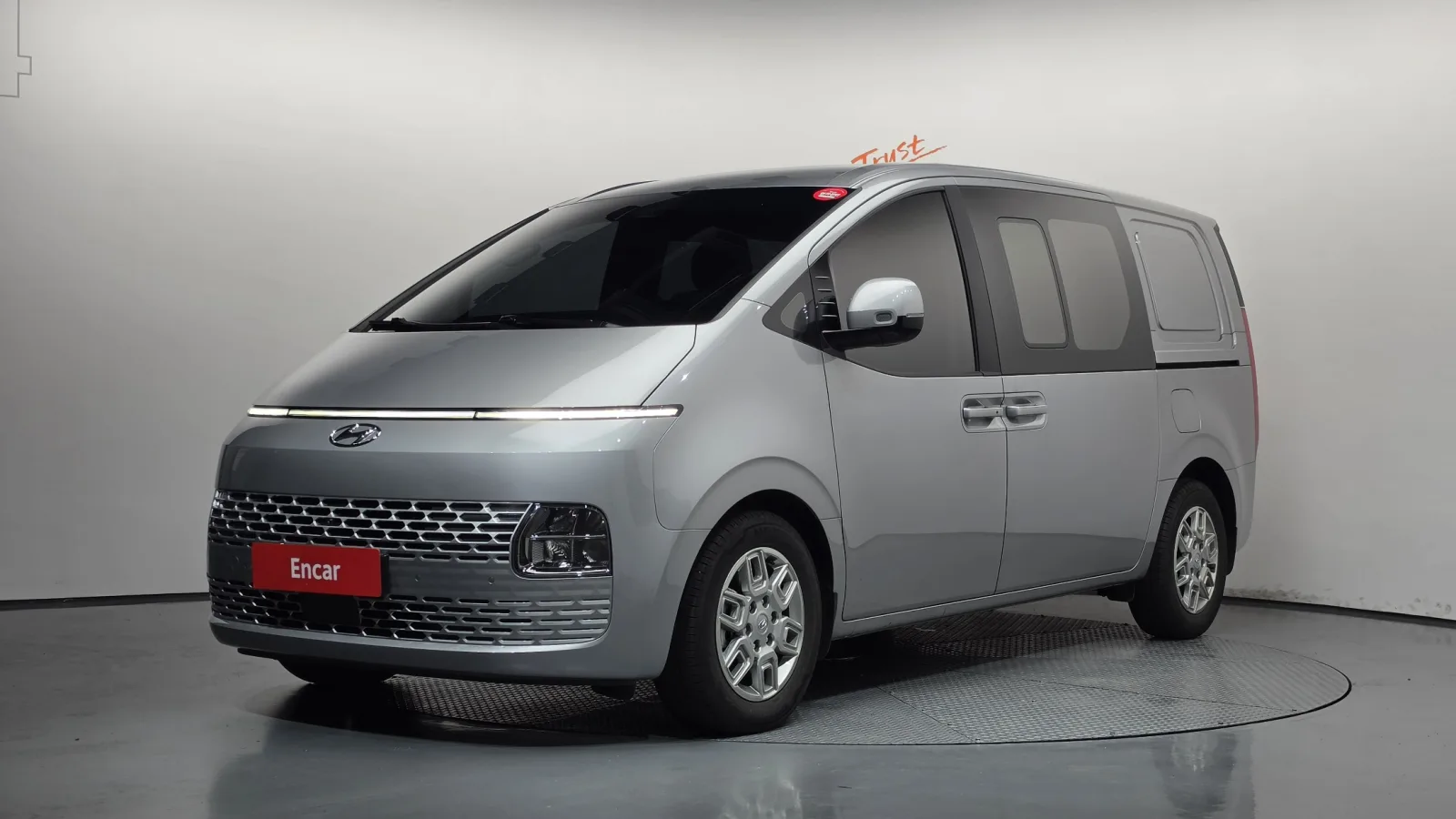 2024 Hyundai Staria