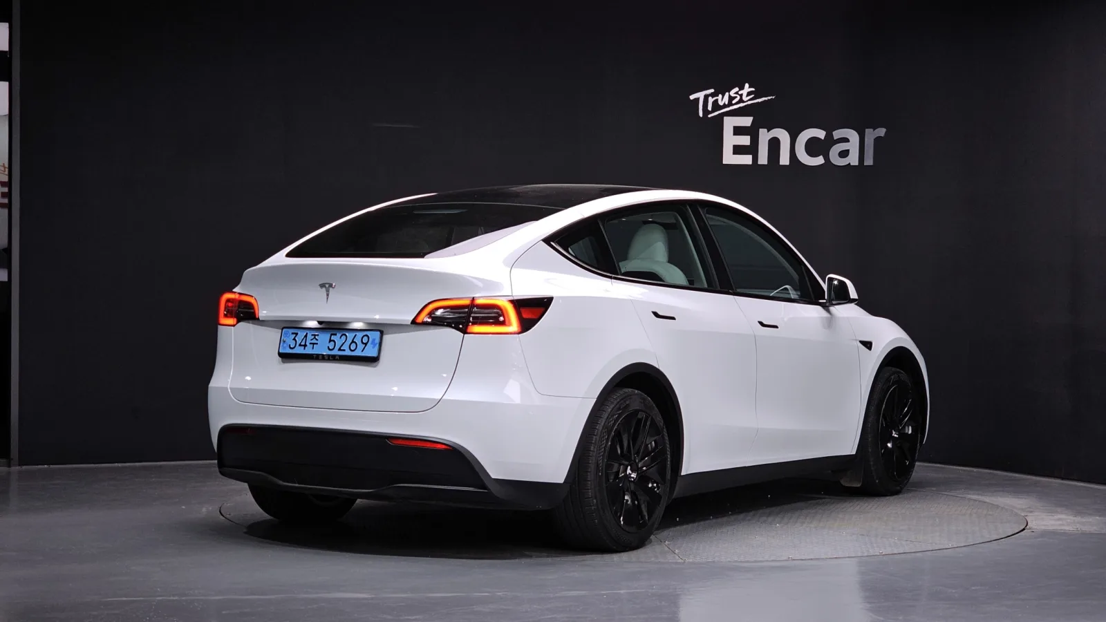 2024 Tesla Model Y