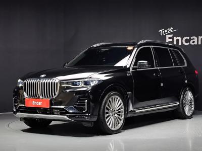 2021 BMW X7