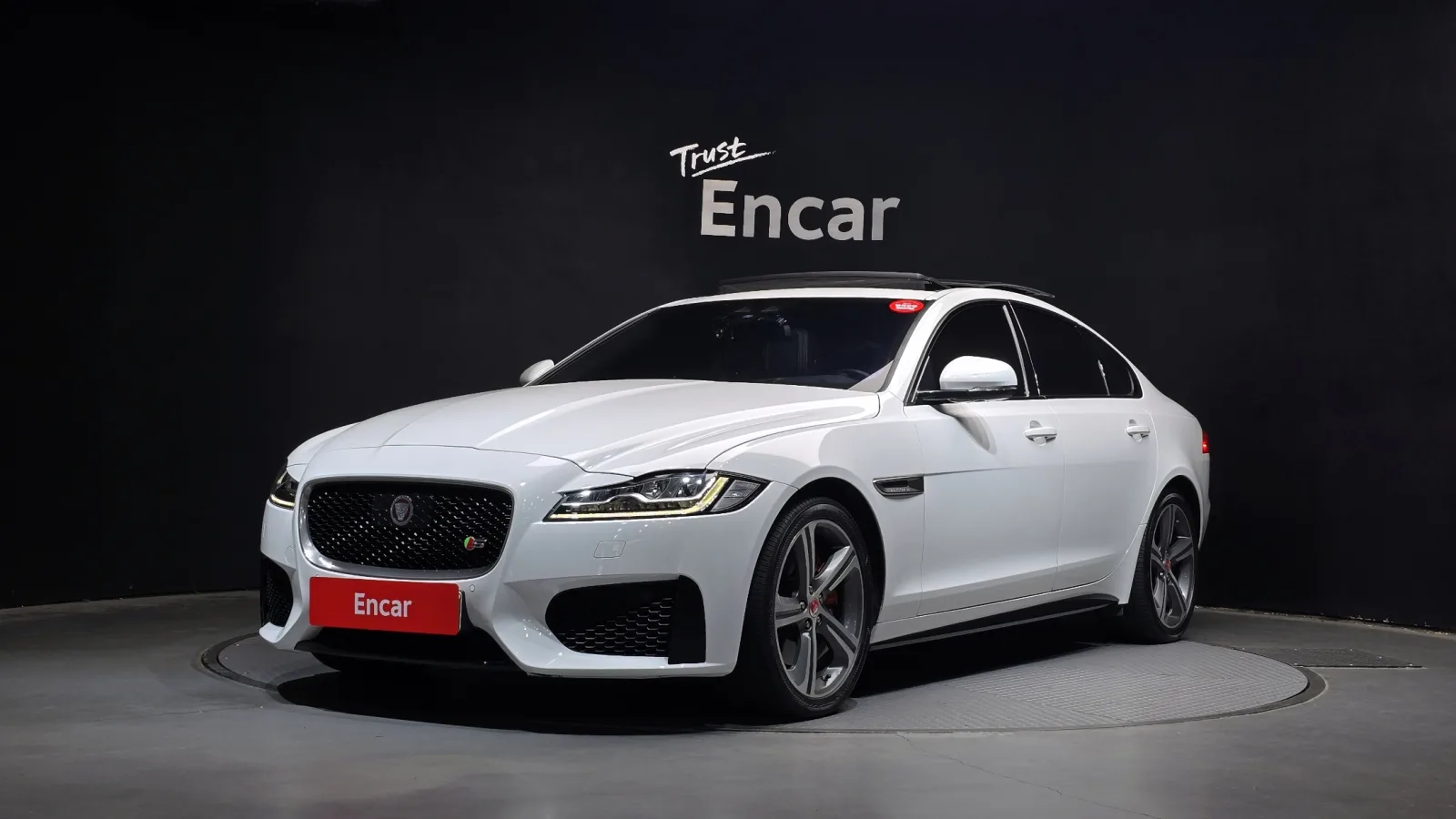 2017 Jaguar XF