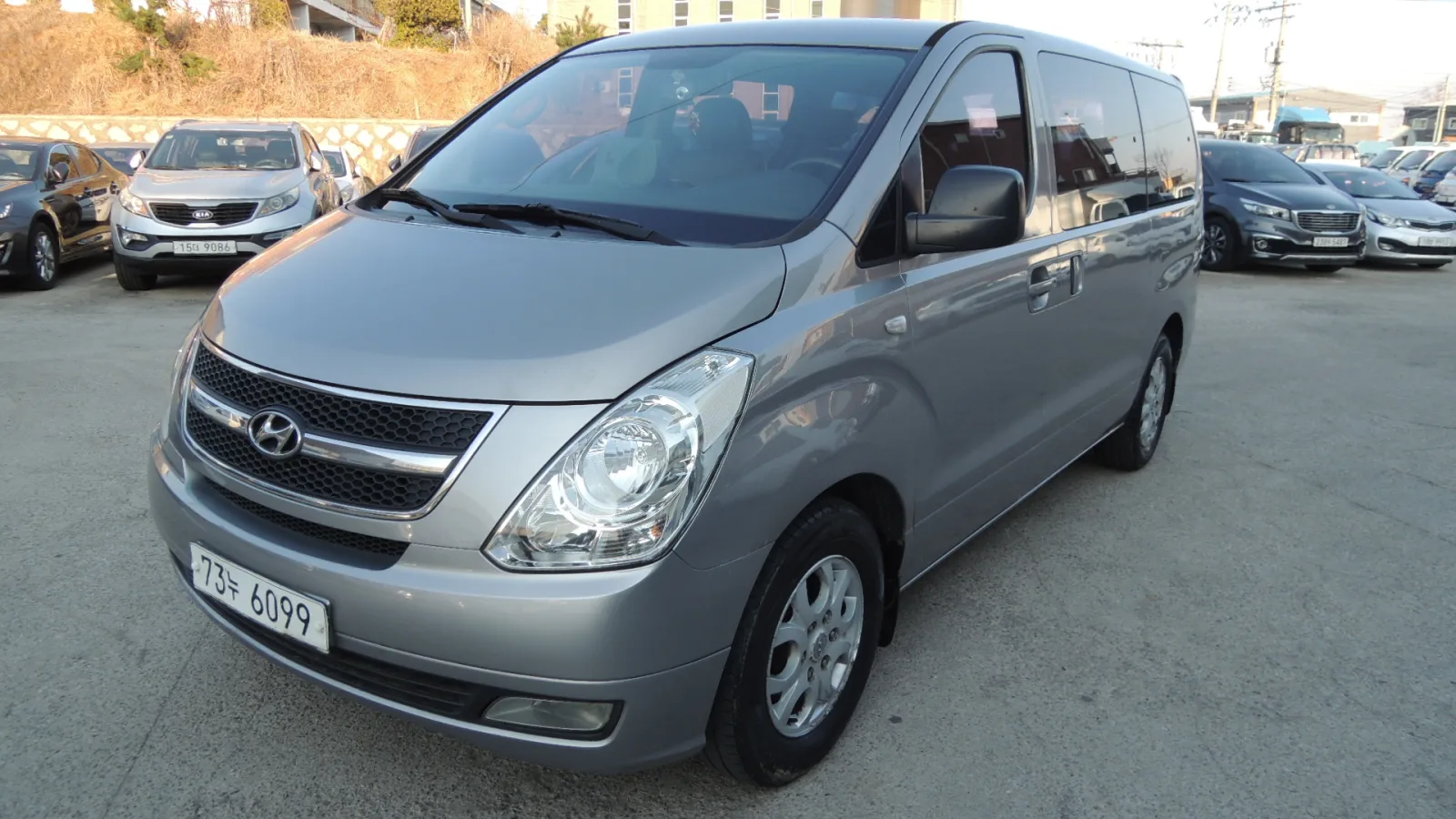 2011 Hyundai Starex