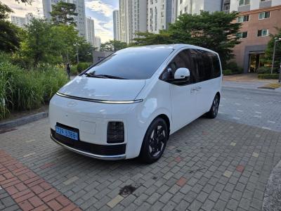 2027 Hyundai Staria