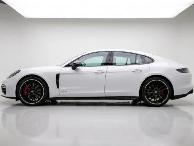 2022 Porsche Panamera