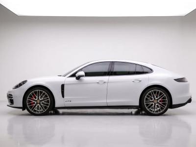 2022 Porsche Panamera