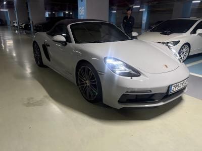2021 Porsche 718