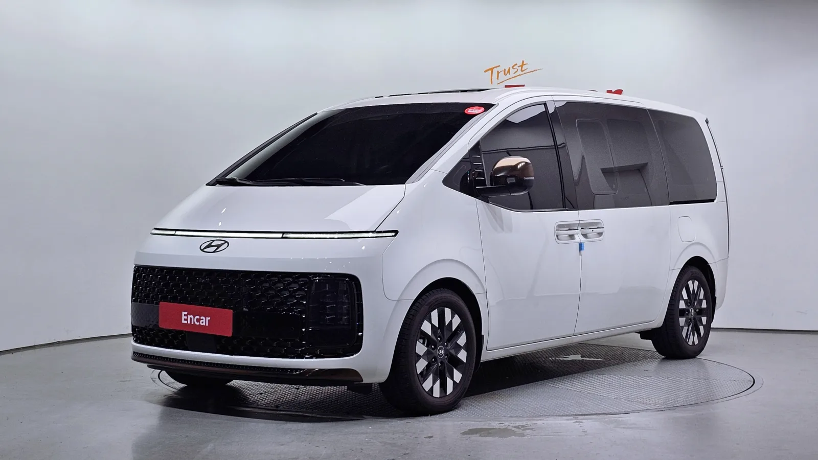 2025 Hyundai Staria
