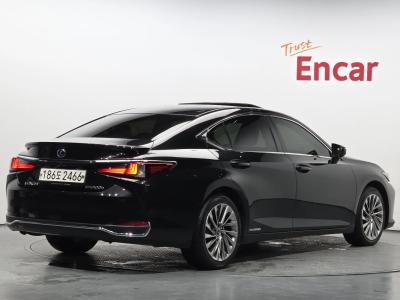 2021 Lexus ES