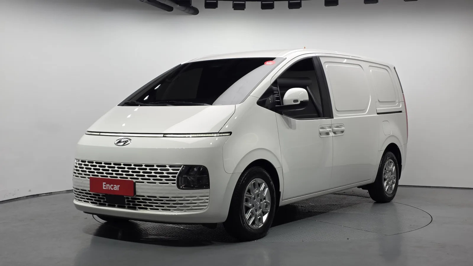 2023 Hyundai Staria