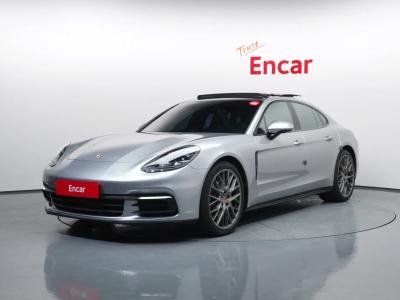 2018 Porsche Panamera