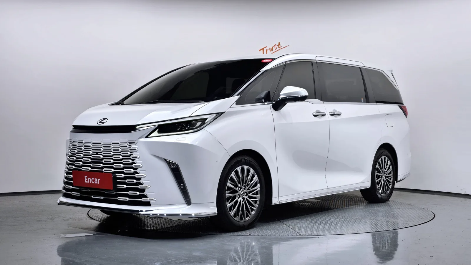 2025 Lexus LM