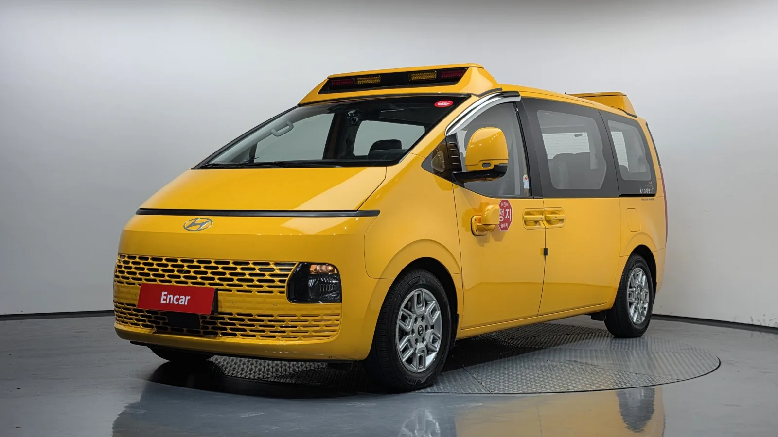 2025 Hyundai Staria