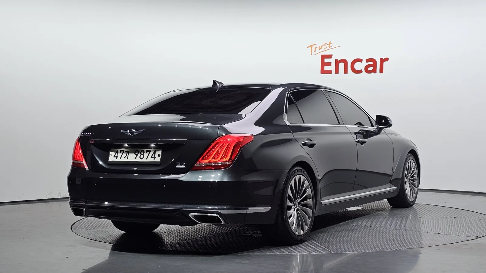 2018 Genesis EQ900