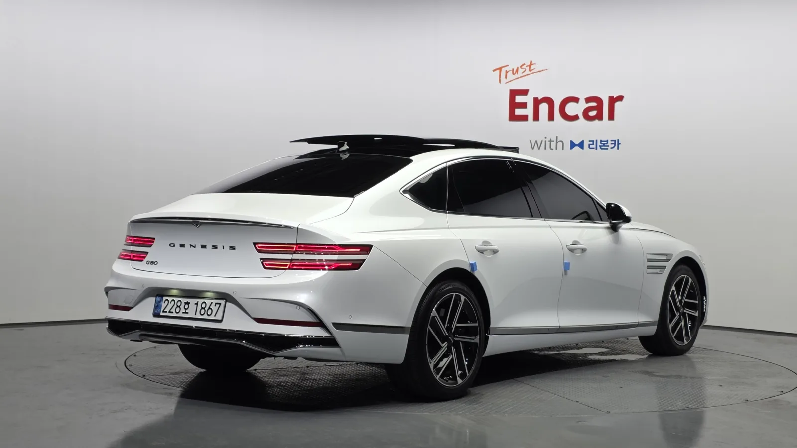 2025 Genesis G80