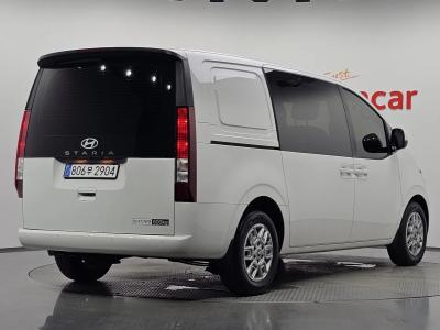 2025 Hyundai Staria