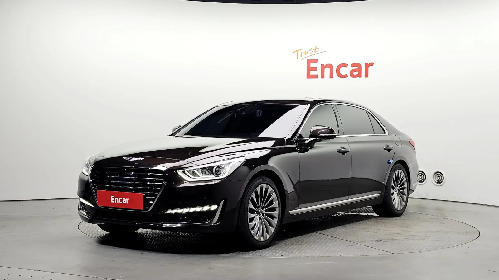 2018 Genesis EQ900