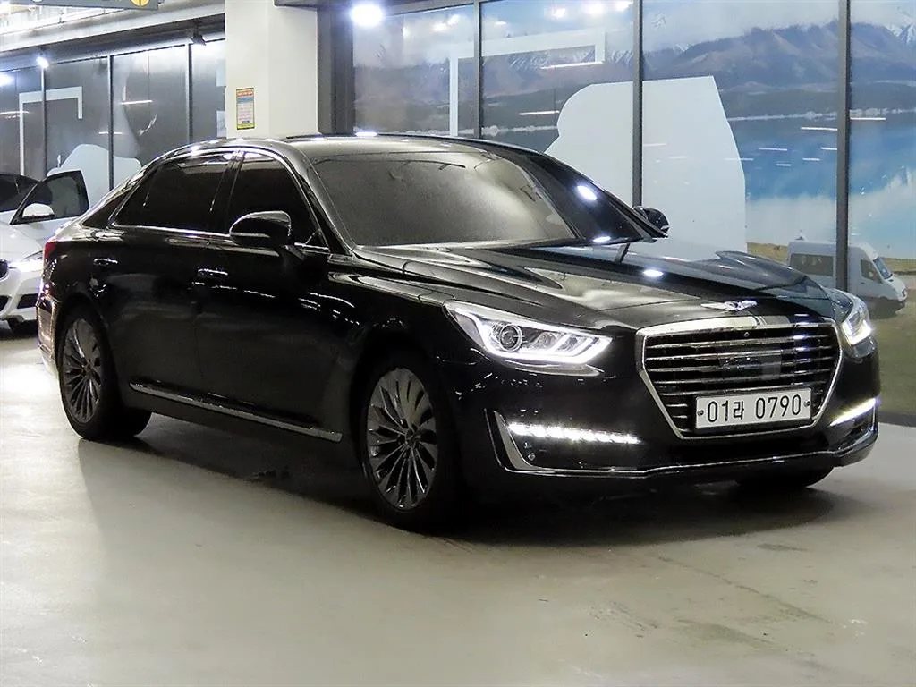 2016 Genesis EQ900