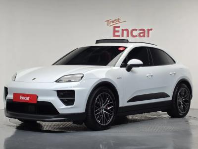 2025 Porsche Macan