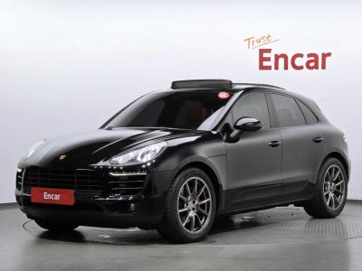 2016 Porsche Macan