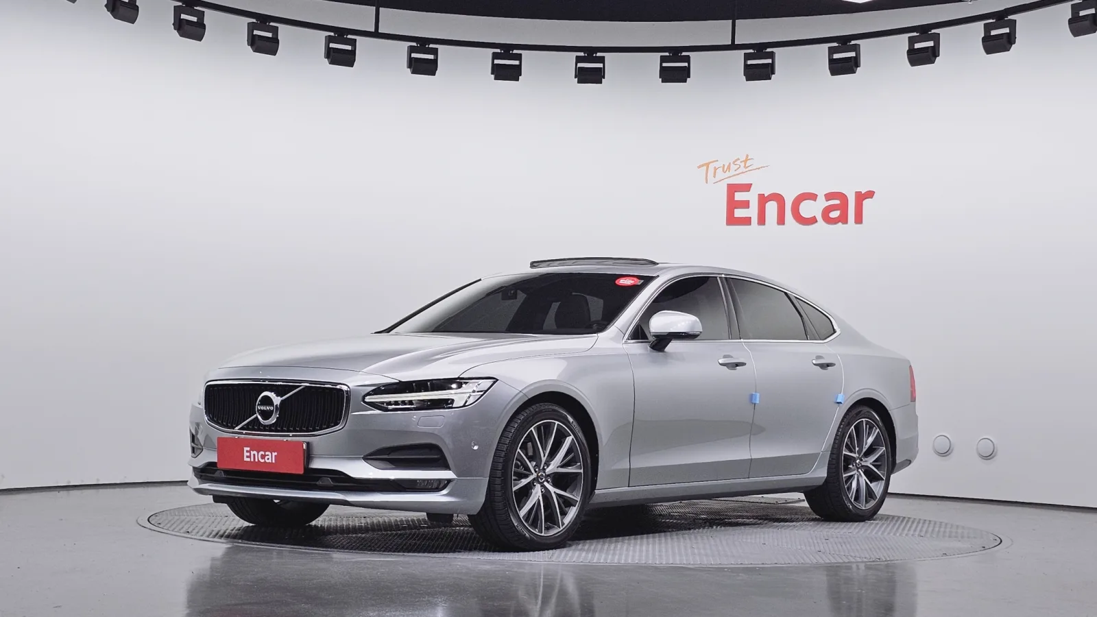 2017 Volvo S90