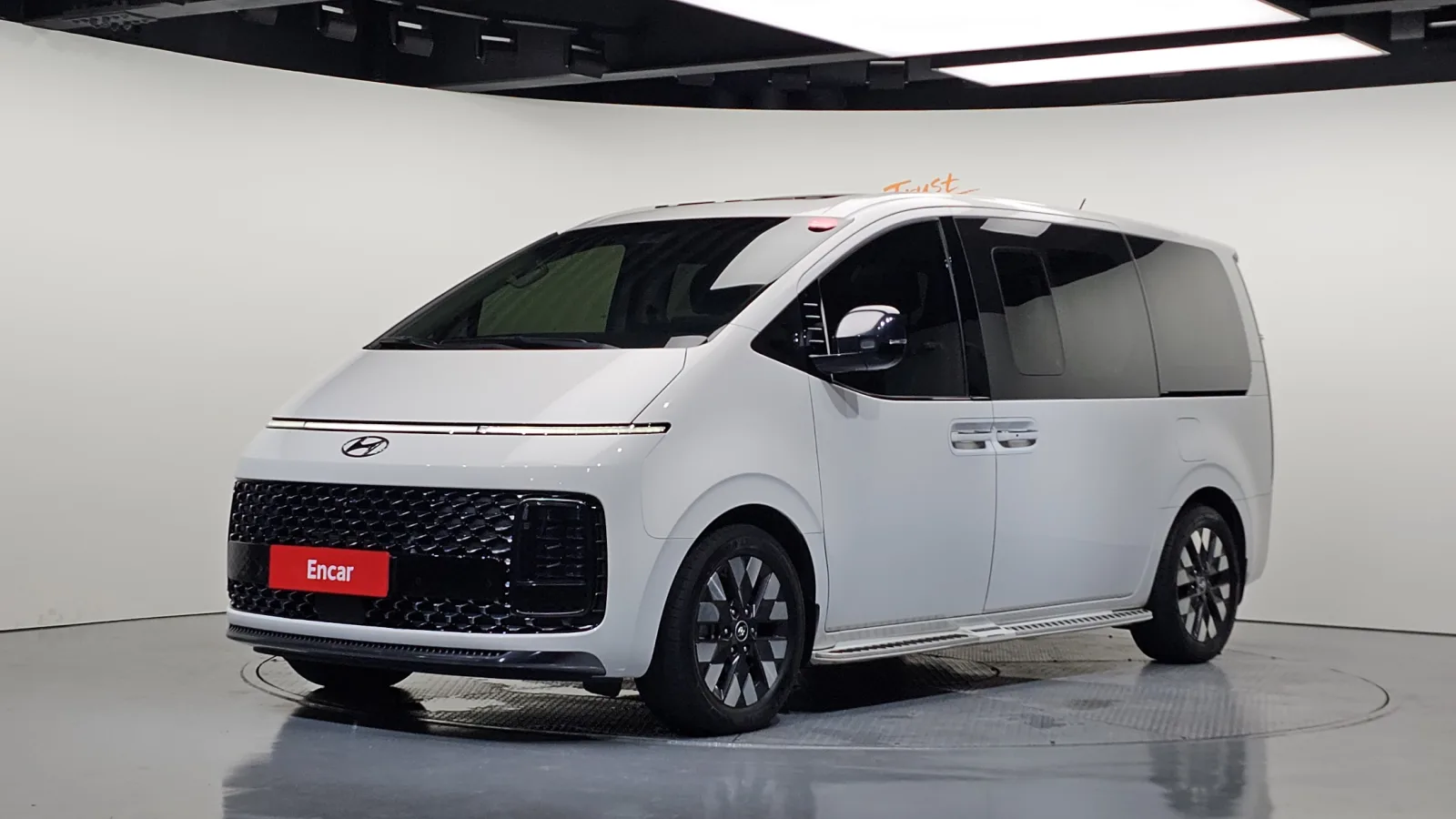 2022 Hyundai Staria