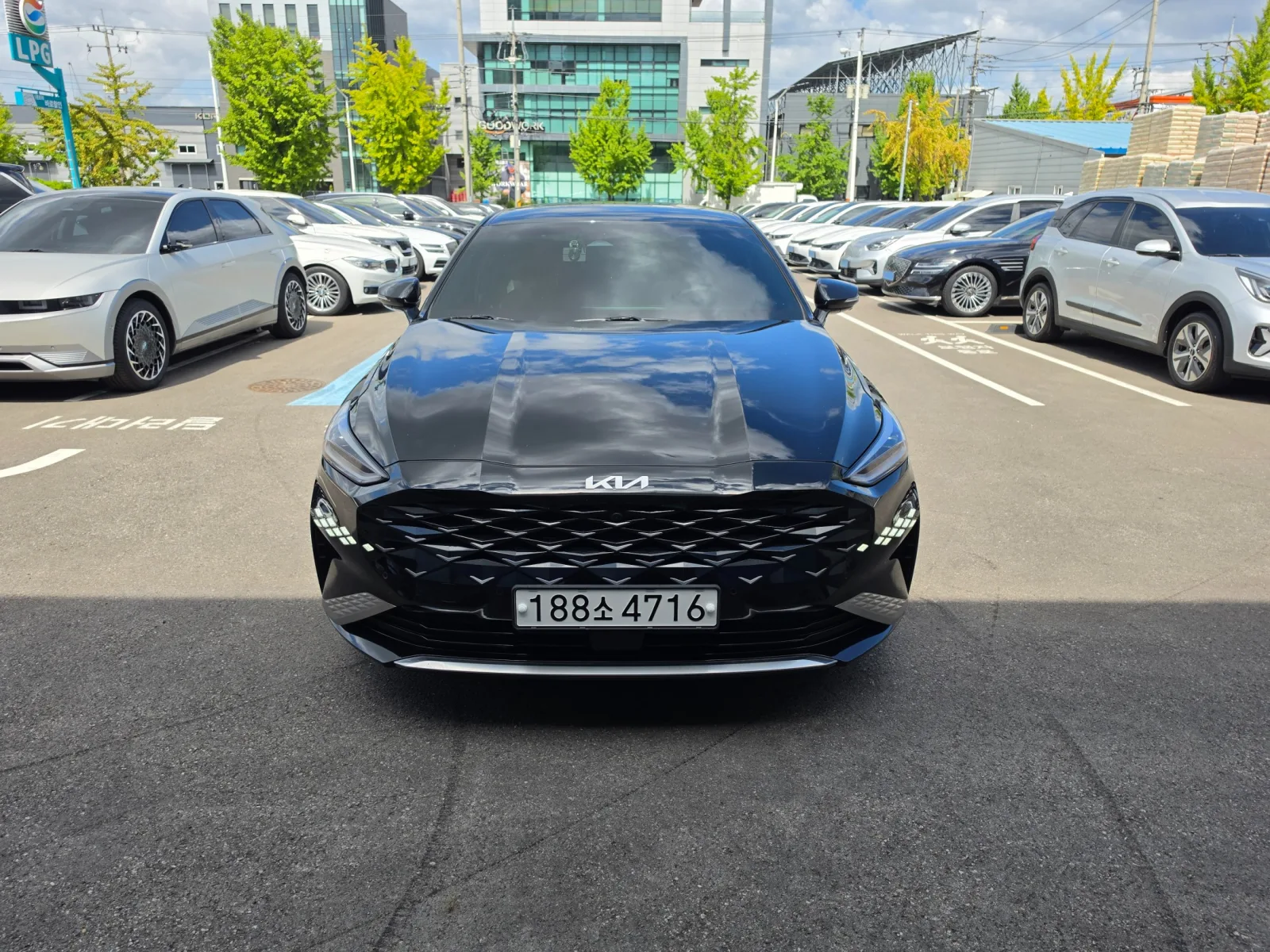 2023 Kia K8