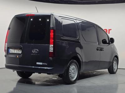 2023 Hyundai Staria