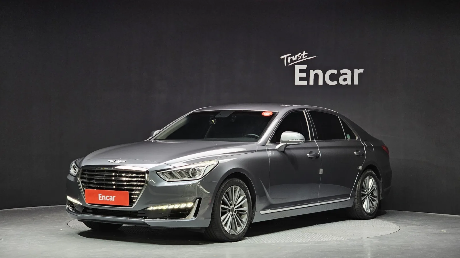 2016 Genesis EQ900