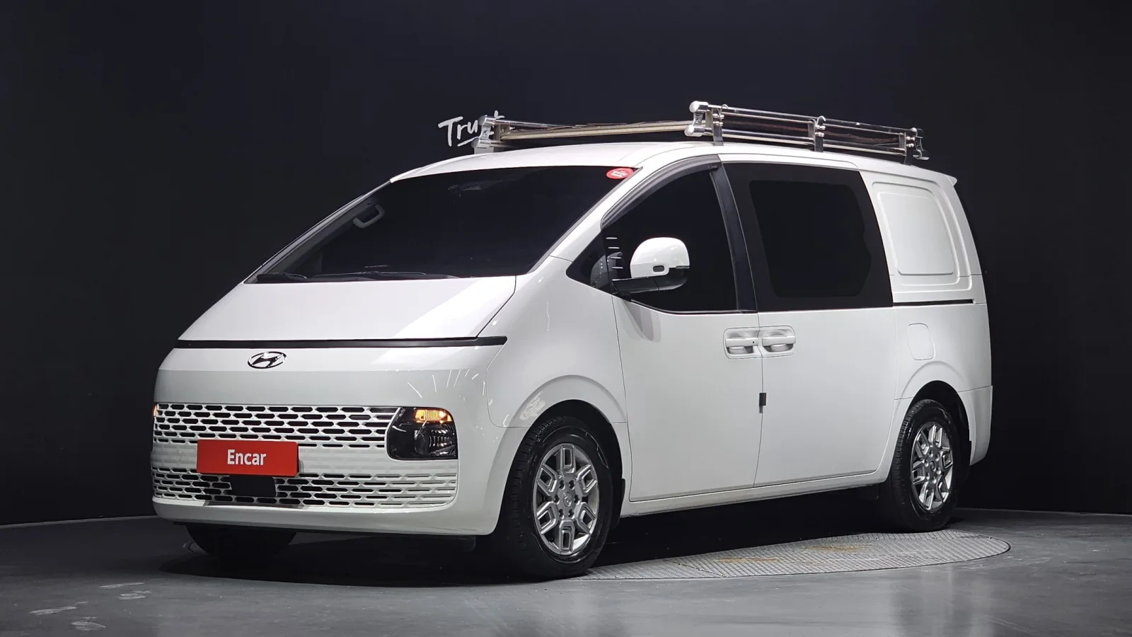 2022 Hyundai Staria