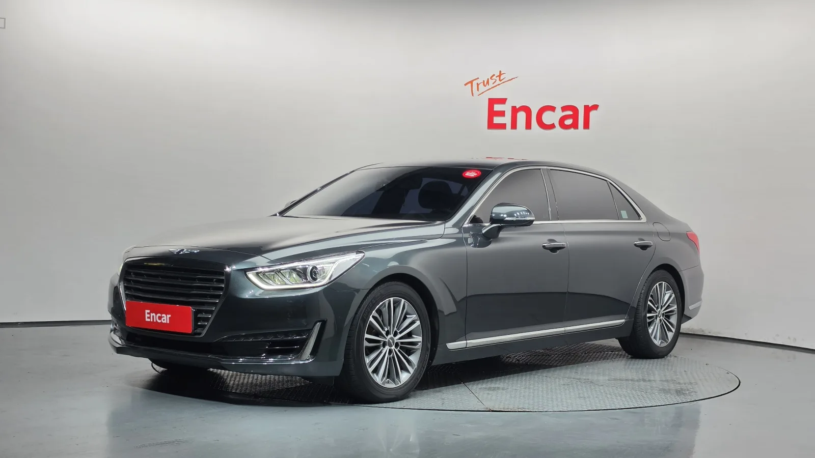 2018 Genesis EQ900