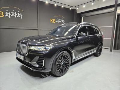 2022 BMW X7
