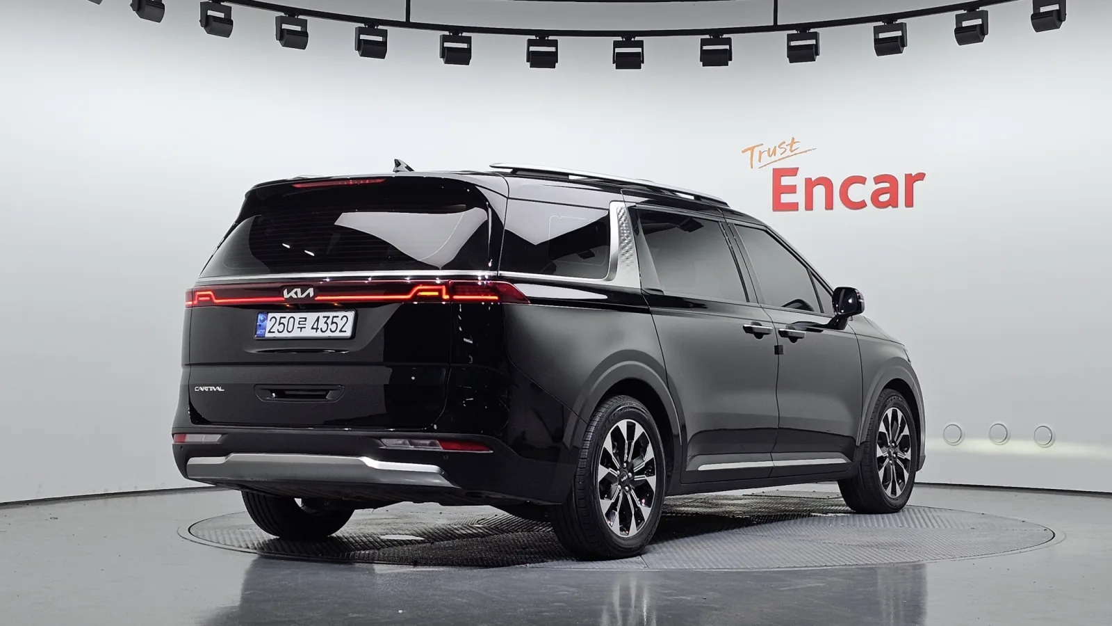 2023 Kia Carnival