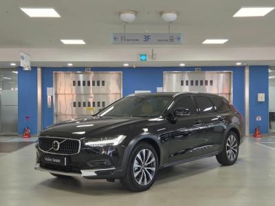 2025 Volvo V90
