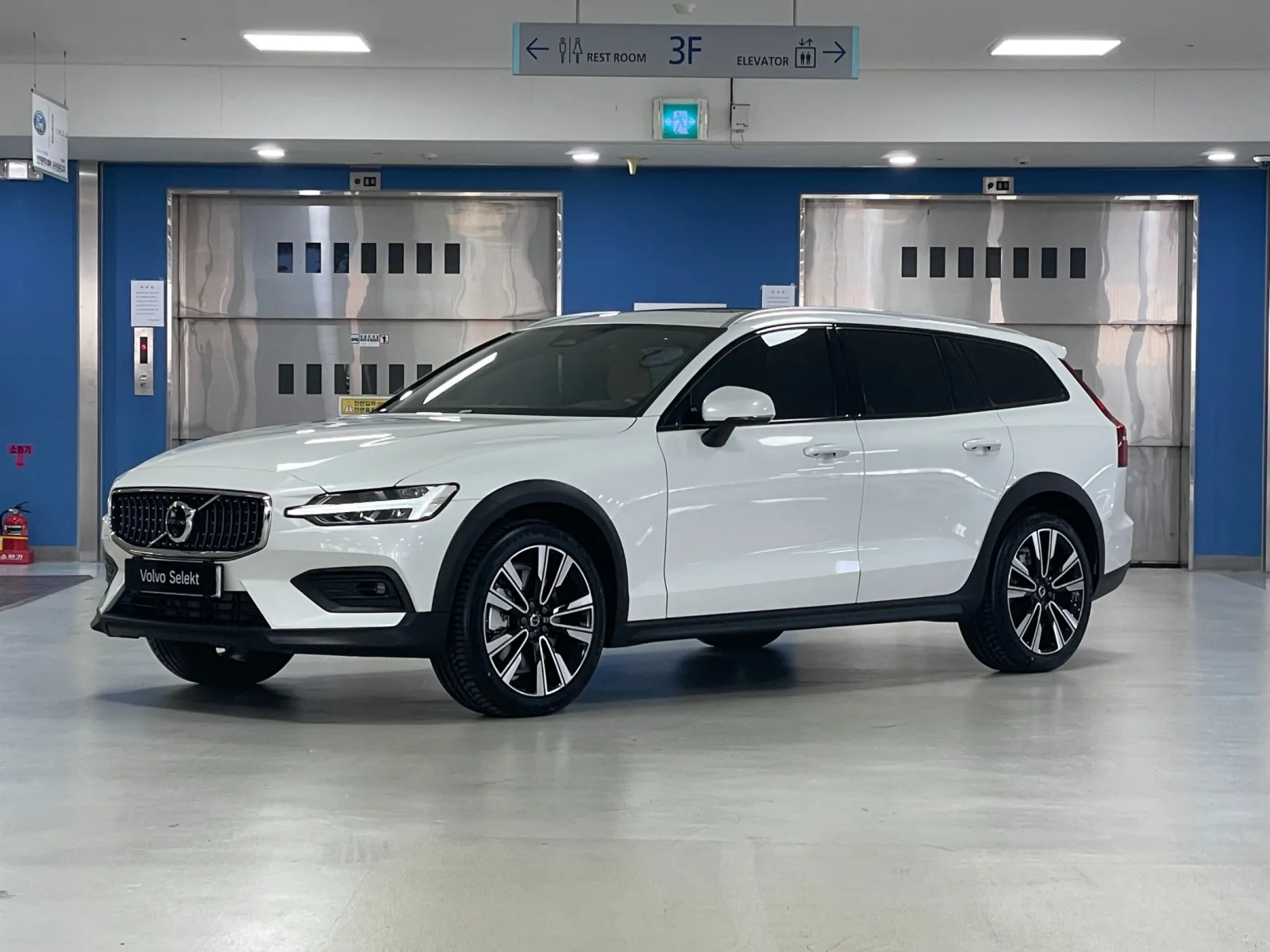 2026 Volvo V60
